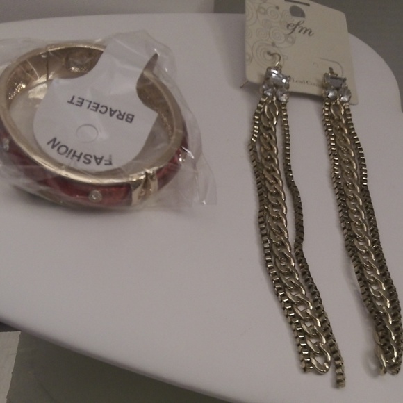 NWT BEAUTIFUL EFM EARRINGS & BRACELET RETAIL $32 - Picture 2 of 6